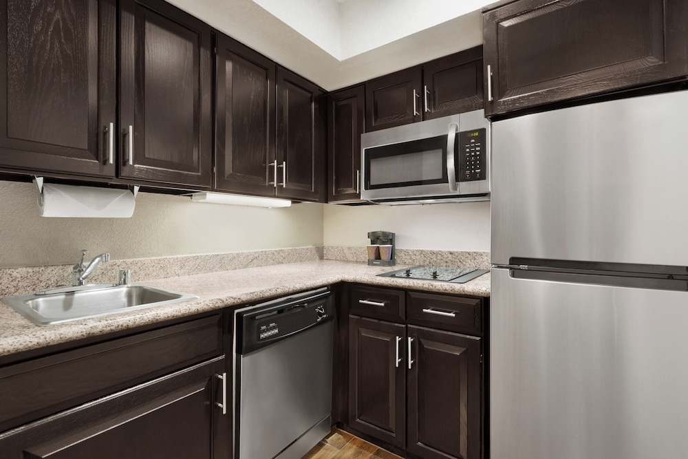 Addison Suites - photo 20