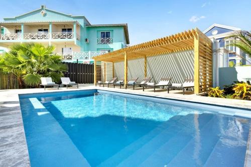 Kas Hira with Lovely Cooling Pool — 4-Star Luxury Hotel in Kralendijk, Bonaire, Sint Eustatius and Saba