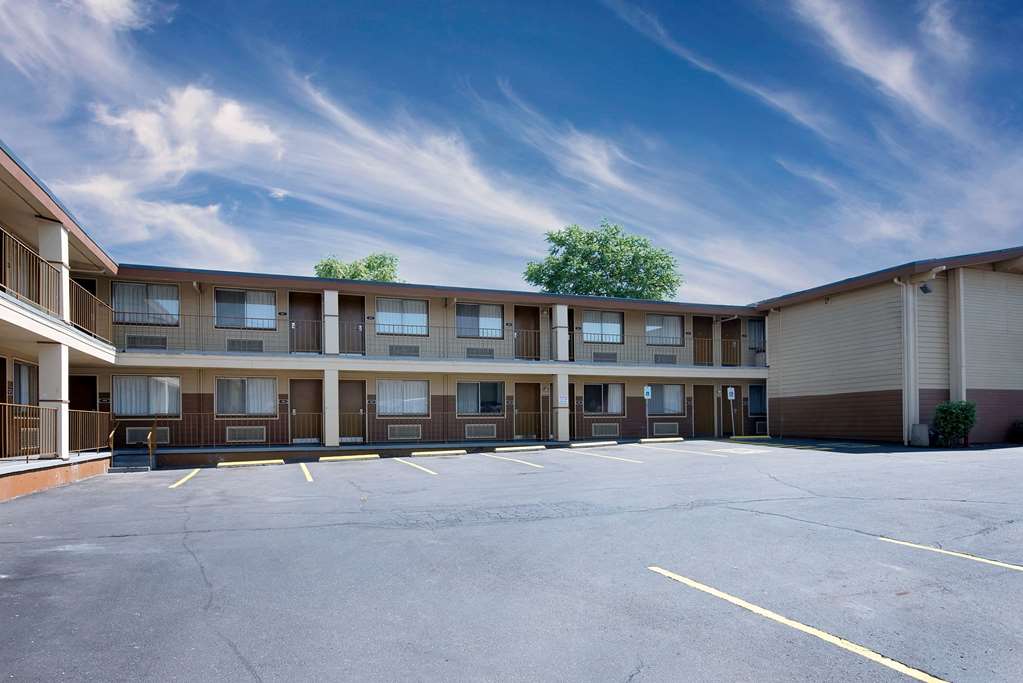 Days Inn by Wyndham Spokane