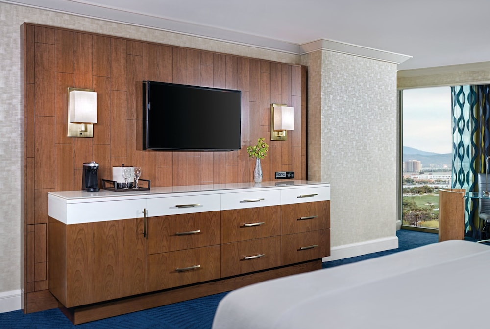 Mandalay Bay Resort And Casino - photo 23