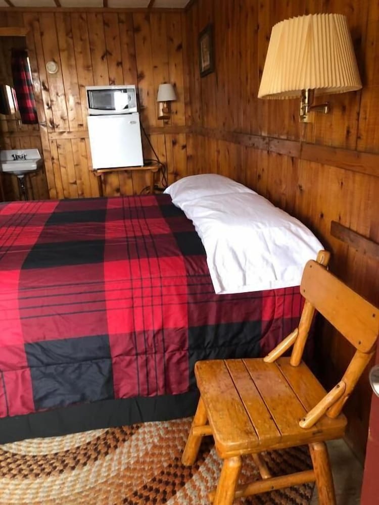 Firehouse Inn - photo 6