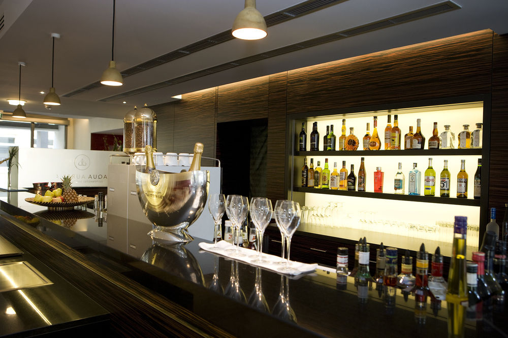 Hotel Bar