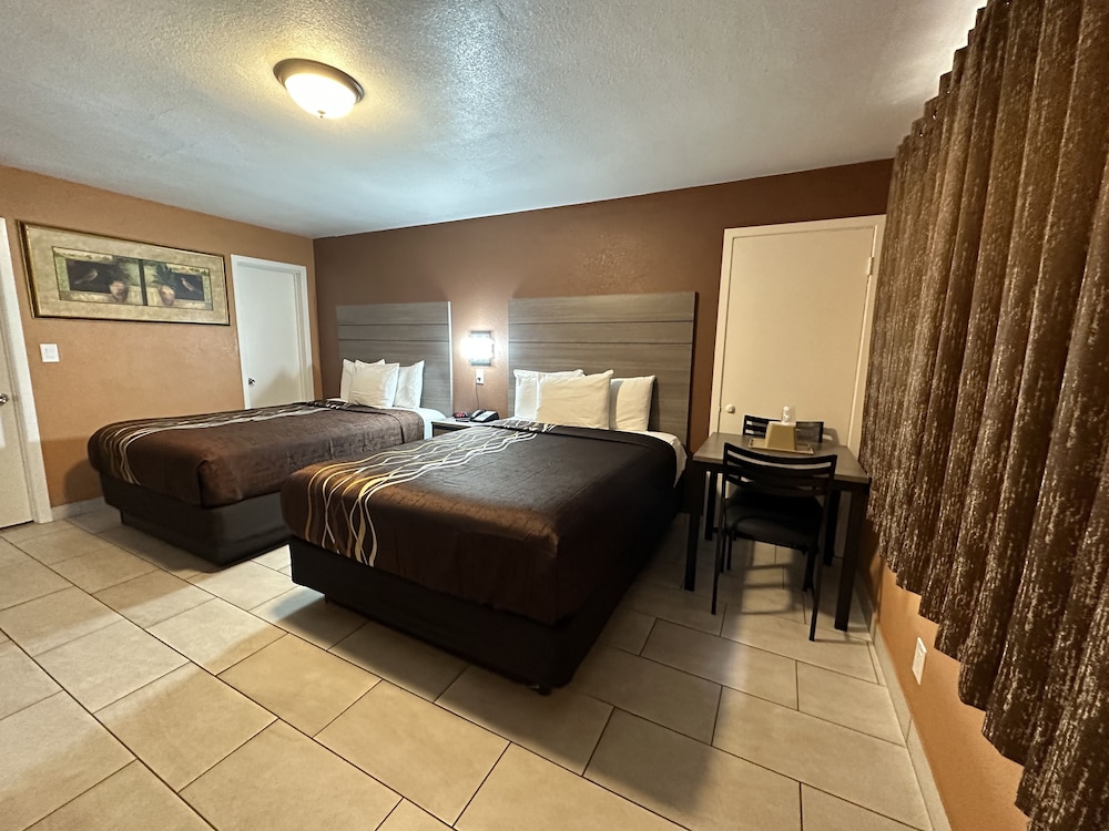 New Corral Motel — hotel in Victorville