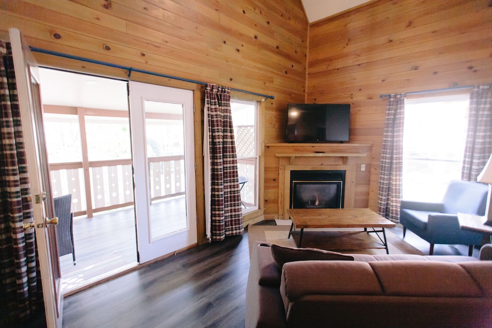 Riverbend Motel & Cabins - photo 4