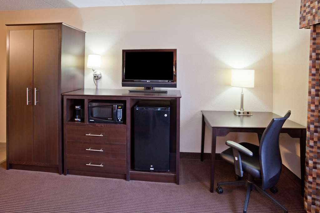 AmericInn by Wyndham Plover Stevens Point - photo 16