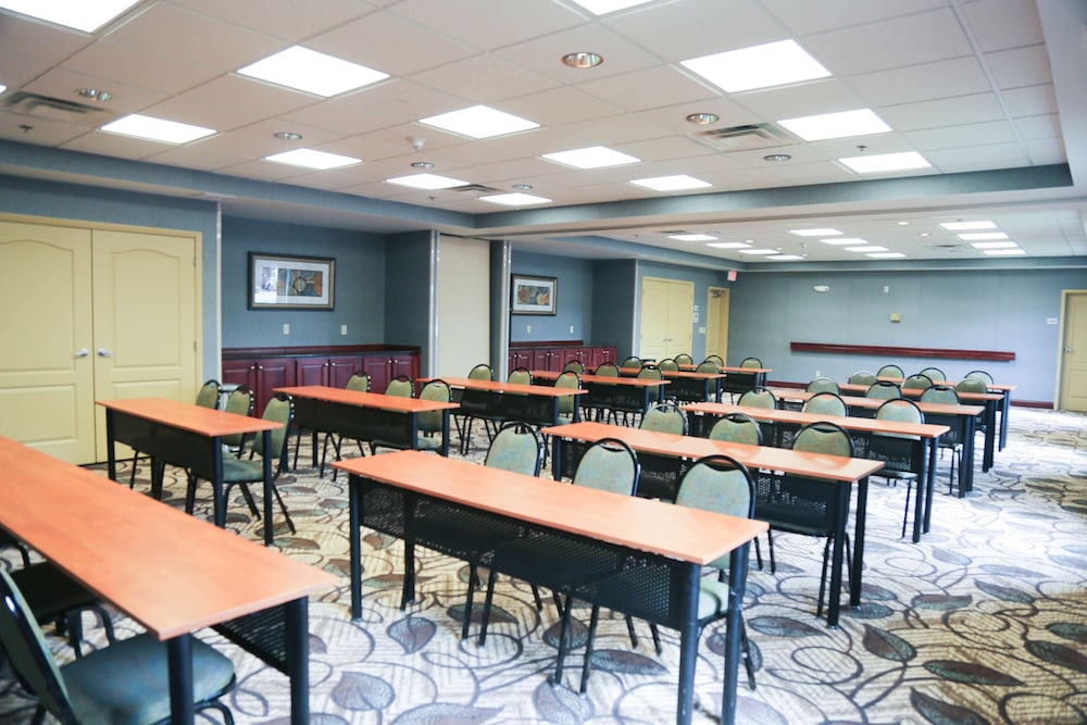 Hampton Inn Morehead - photo 40
