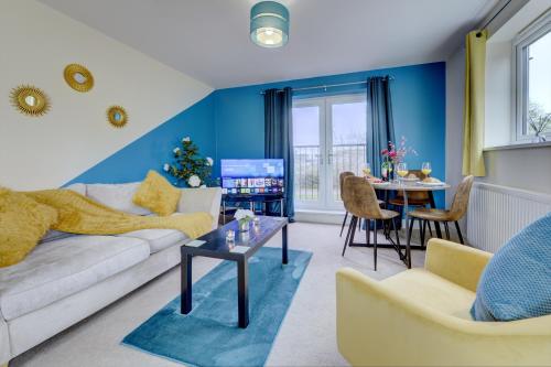 Modern Comfort 2BR Ensuite Parking — 4-Star Luxury Hotel in Rugby, United Kingdom