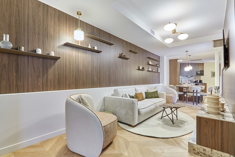 Sublime Apartment With AC Center of Paris — 4-Star Luxury Hotel in Paris, France