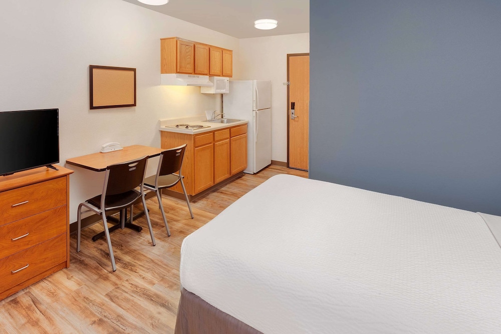 WoodSpring Suites Ankeny Des Moines - photo 13