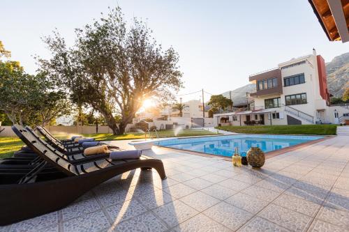 Villa Memories — 4-Star Luxury Hotel in Kineta, Greece