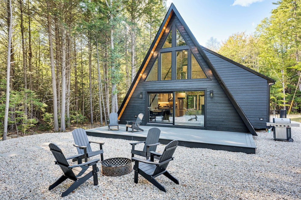 Hike Ski And Explore Serene Danbury Cabin W Sauna 22274275 — Danbury