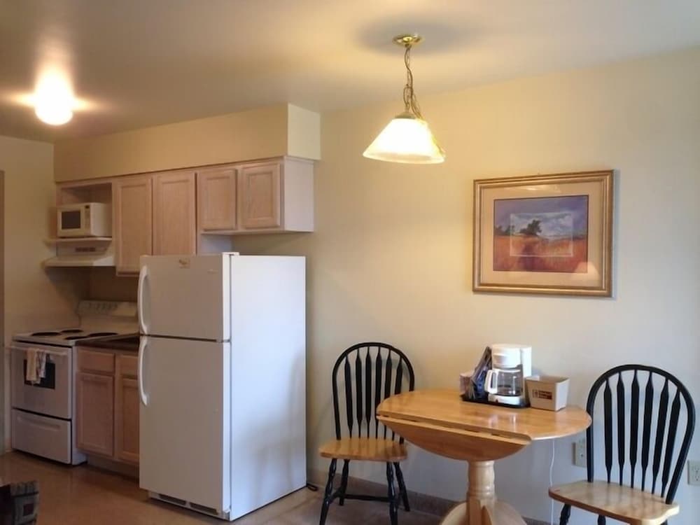 All Suites Inn Budget Host - photo 2