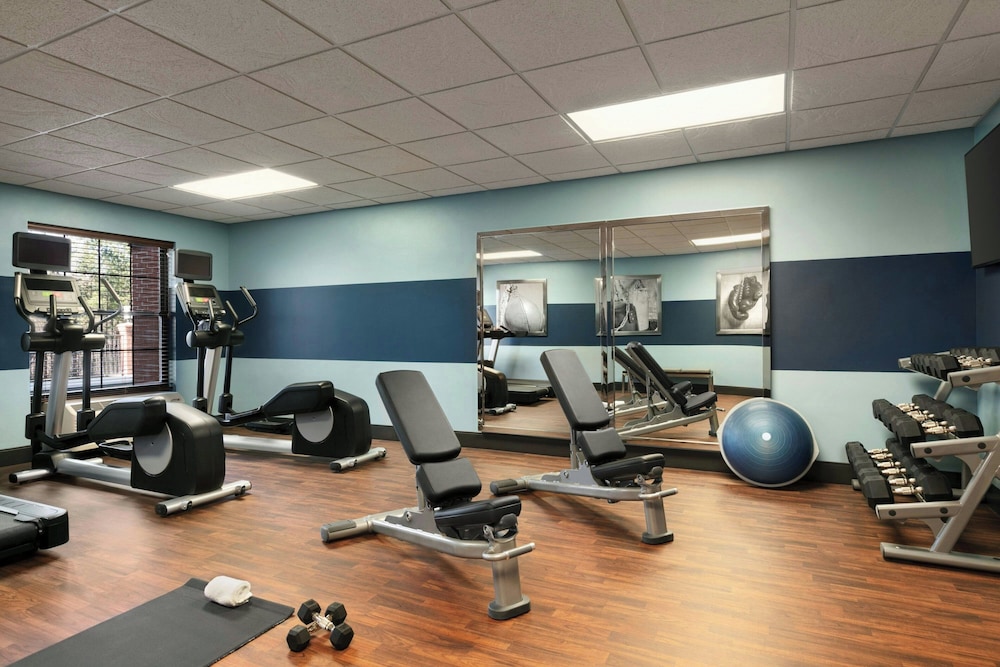 Four Points by Sheraton Raleigh Arena - photo 26
