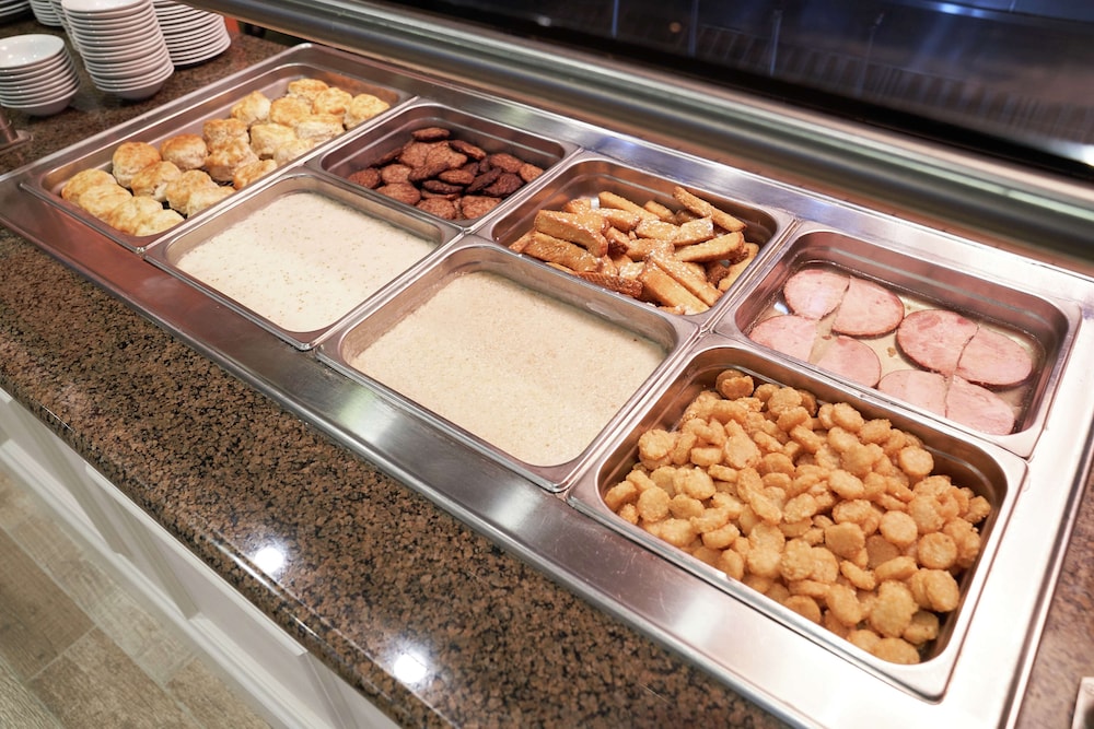 Hilton Garden Inn Evansville - photo 48