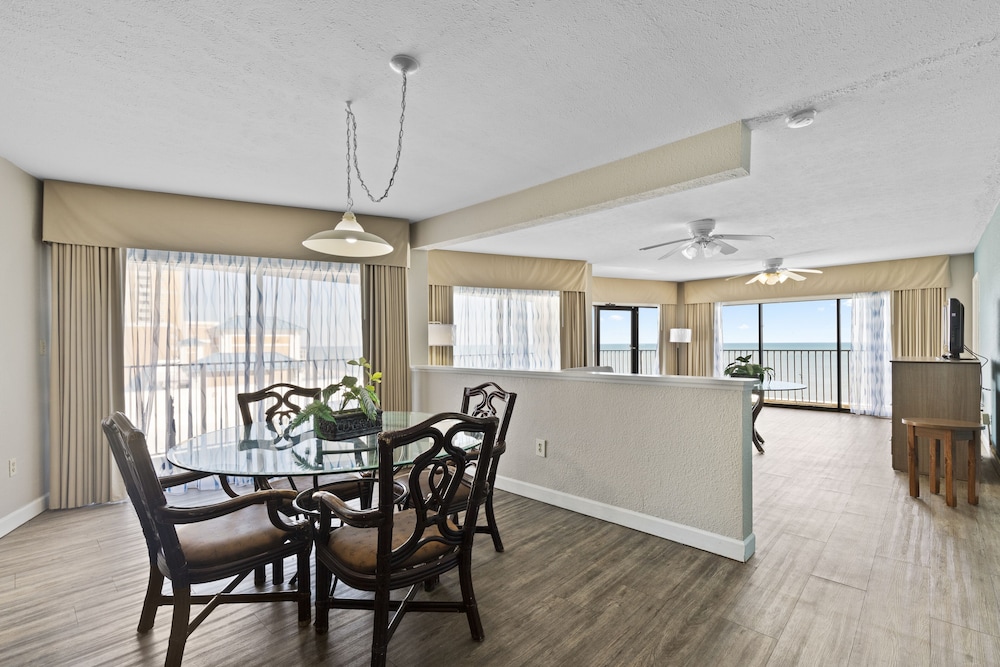 Ocean Crest Inn and Suites - photo 20