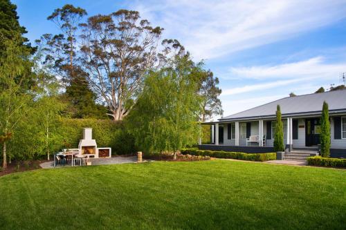 Peahen House — 4-Star Luxury Hotel in Trentham, Australia