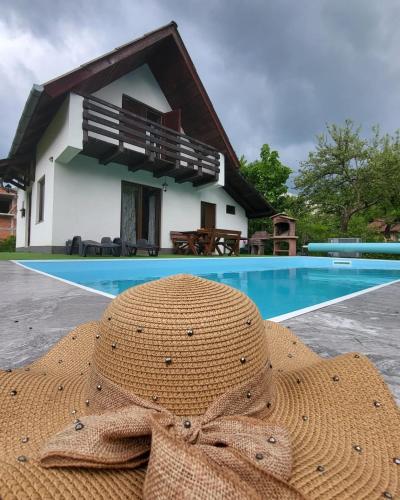 Oaza Mira kuca sa bazenom — 4-Star Luxury Hotel in Pale, Bosnia and Herzegovina