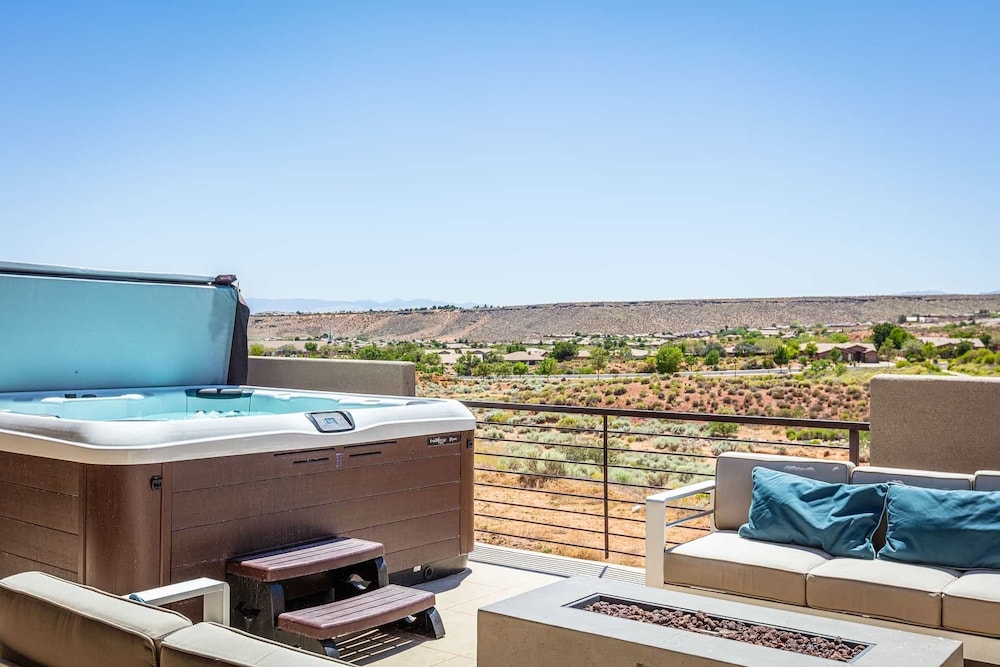 Adventure HQ 1 by RedAwning — 4-Star Luxury Hotel in Washington, United States