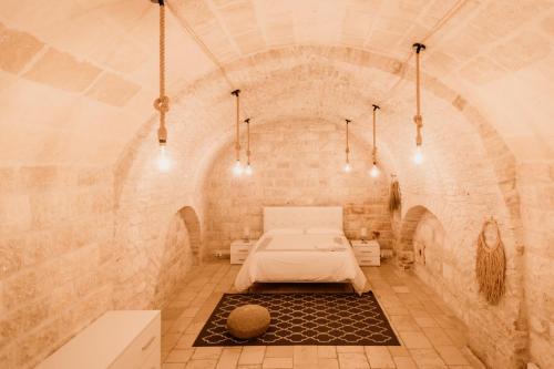 A Stare Stone Apartment in the Historic Center Molfetta — 4-Star Luxury Hotel in Molfetta, Italy