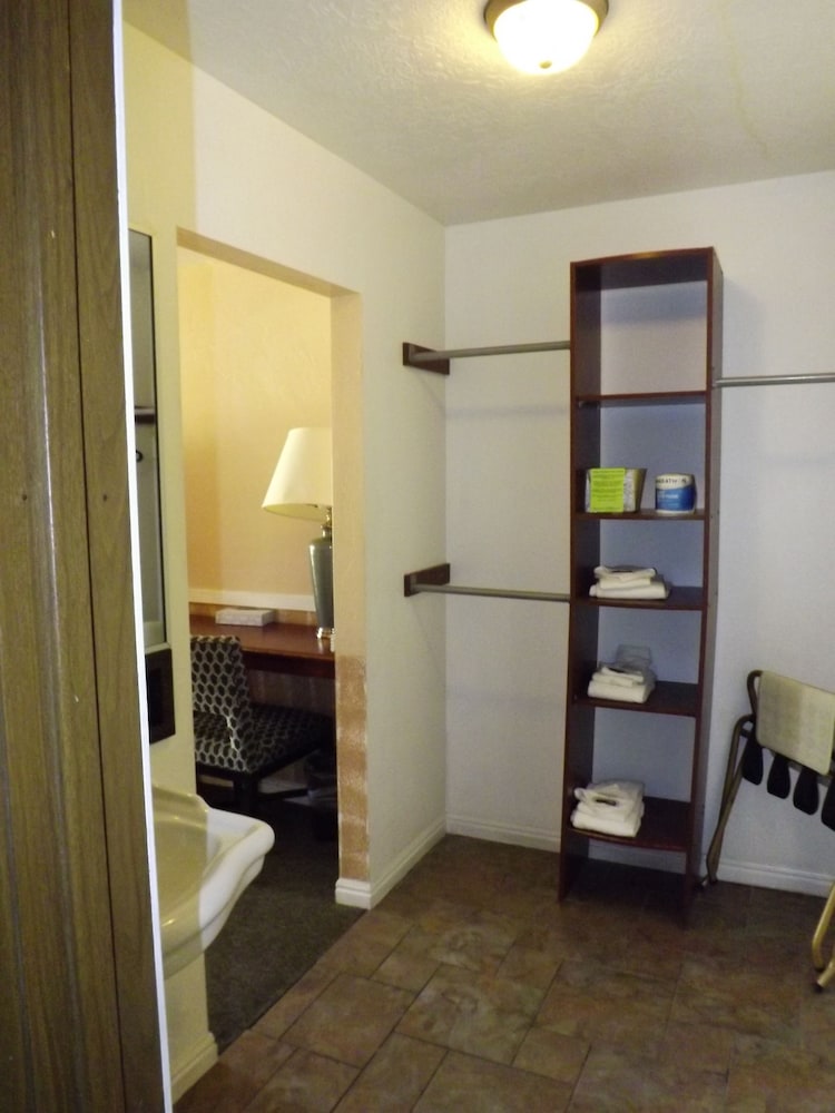 Sage Motel - photo 34