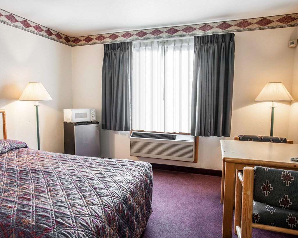 Rodeway Inn and Suites Spokane - photo 8