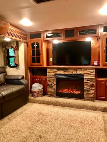 Shady Oaks wooded peaceful relaxing romantic near ATV trails — hotel in Mena