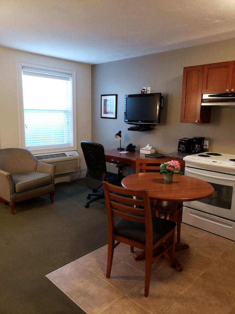 Crescent Suites Hotel - photo 23