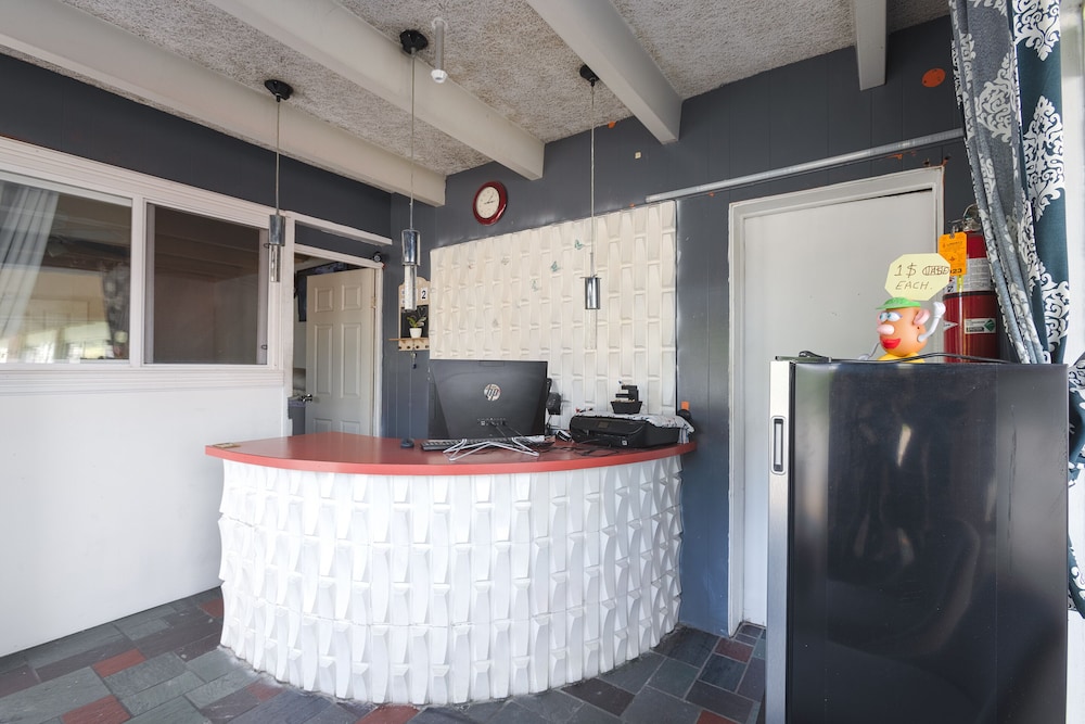 Sonrise Inn Lincoln Hwy By OYO - photo 3