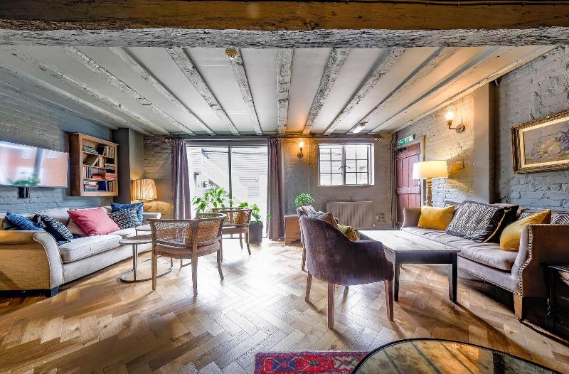 The Westleton Crown — hotel in Saxmundham