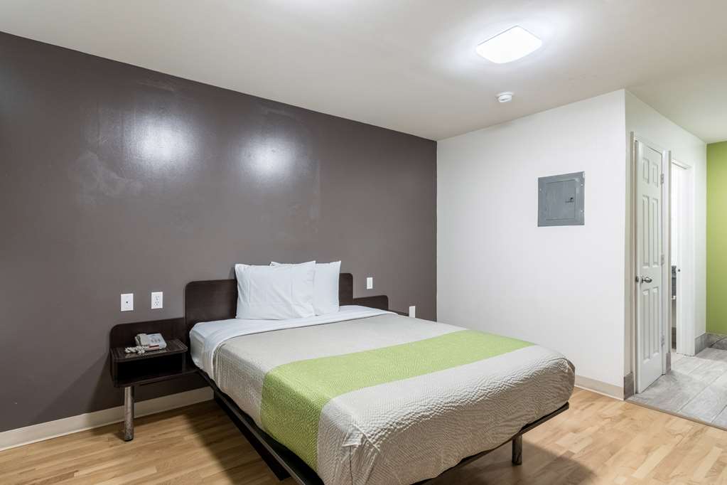 Studio 6 Extended Stay Savannah GA - photo 20