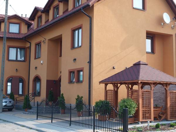 Zajazd Bachus — hotel in Dabrowa Gornicza