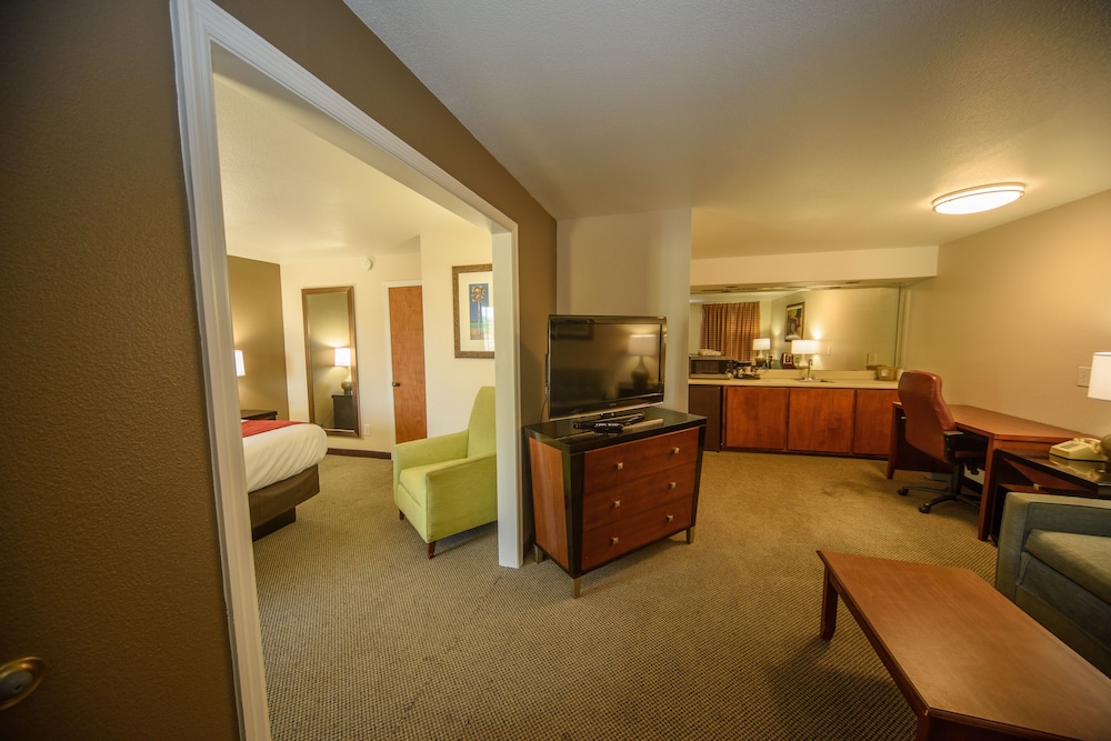 Richland Inn Lawrenceburg - photo 8