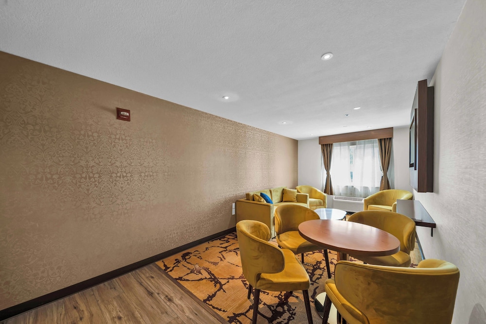 Baymont by Wyndham Anderson - photo 5