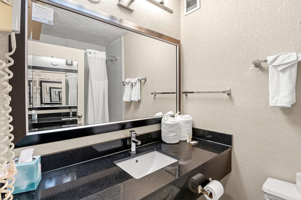 Red Lion Hotel Charlotte - photo 36