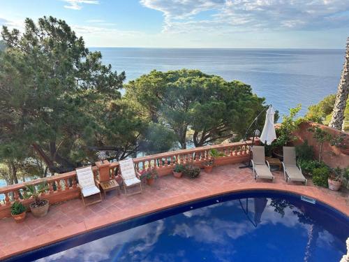 Villa Caprice — 4-Star Luxury Hotel in Lloret De Mar, Spain