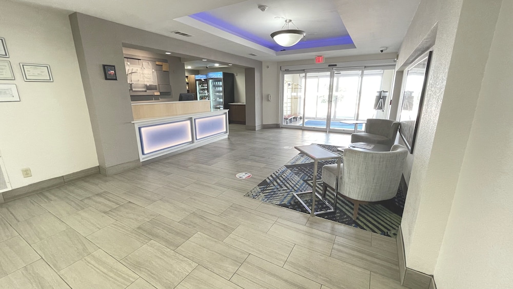 Holiday Inn Express Hotel & Suites Decatur by IHG - photo 49