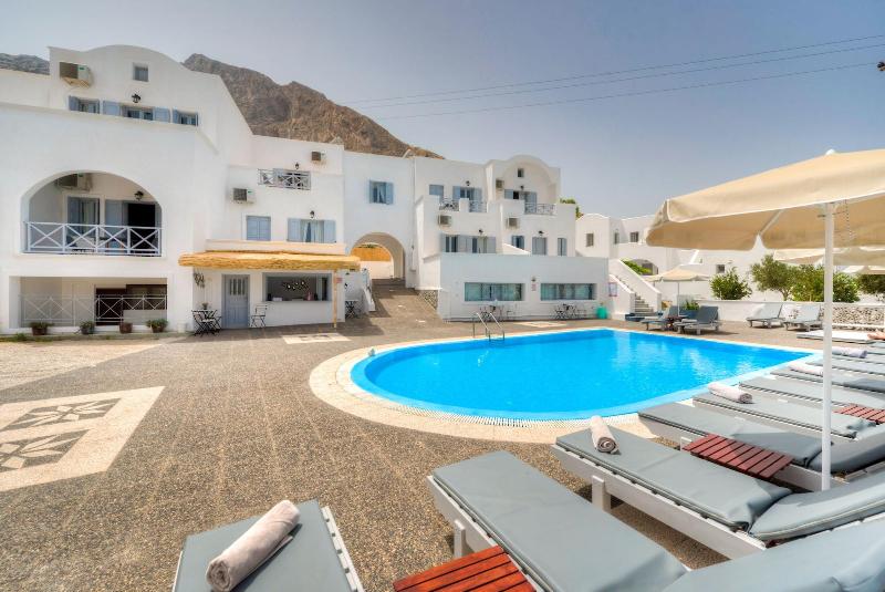 Casa Iphigenia — 4-Star Luxury Hotel in Fira, Greece