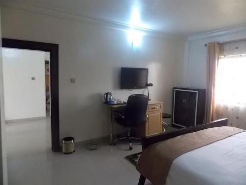 Ayalla Hotels now Elomas Hotel Royal — Abuja — photo 4