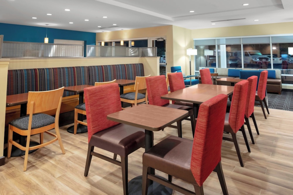 TownePlace Suites by Marriott Gainesville - photo 17