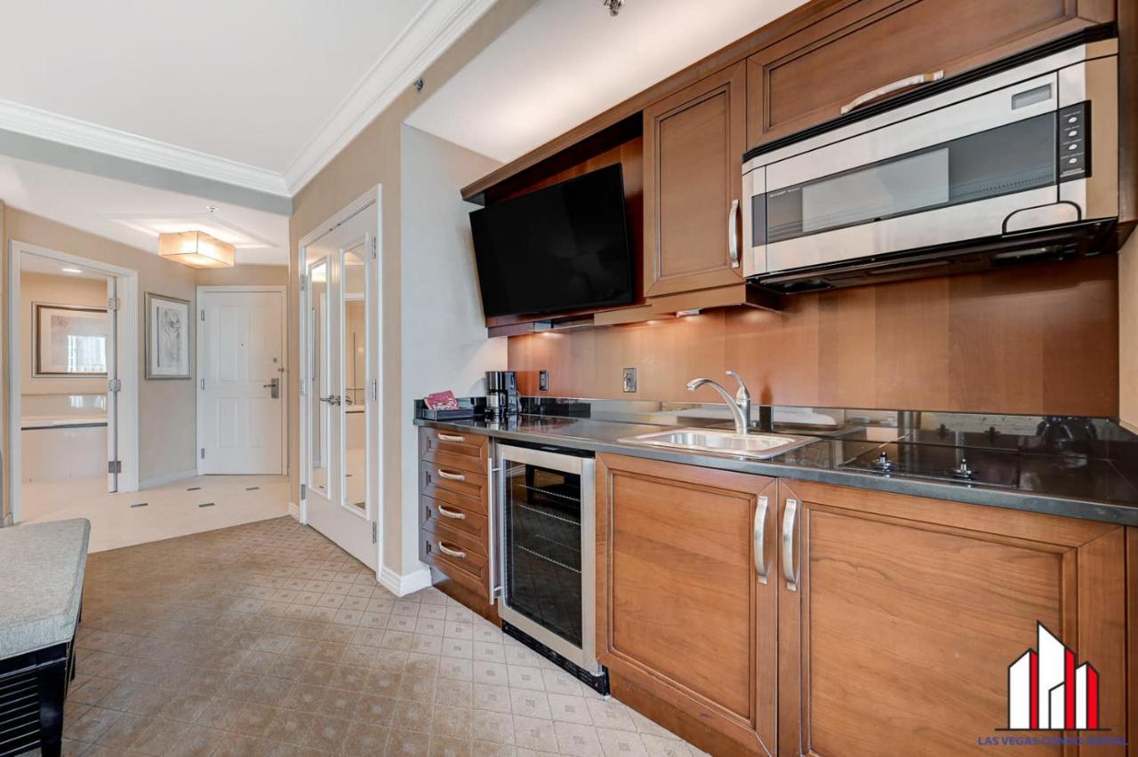 MGM Signature 15 611 Strip View Jacuzzi Studio