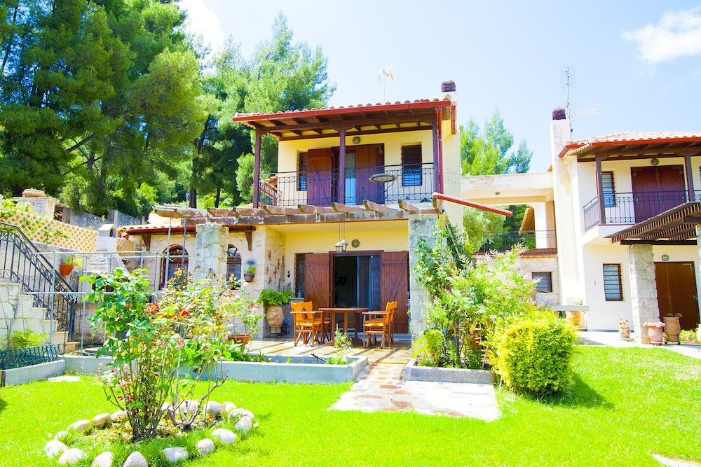 Paliouri House — 4-Star Luxury Hotel in Kassandreia, Greece