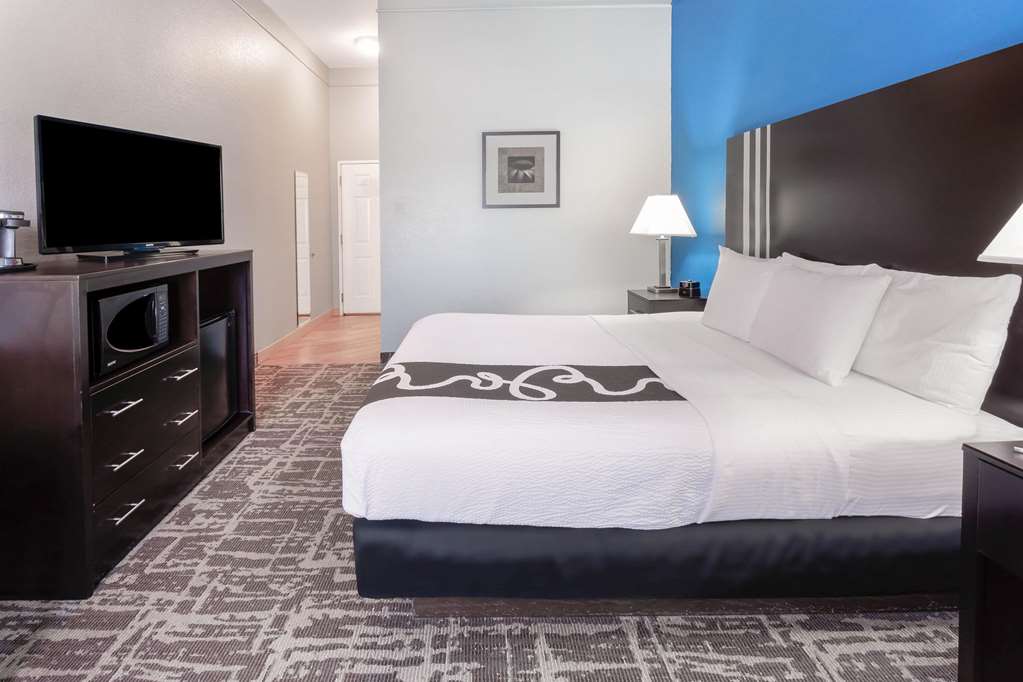 La Quinta Inn & Suites by Wyndham Kerrville - photo 27