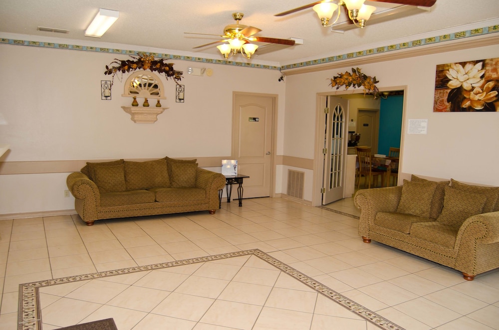 Texas Inn and Suites City Center at University Dr. - photo 5