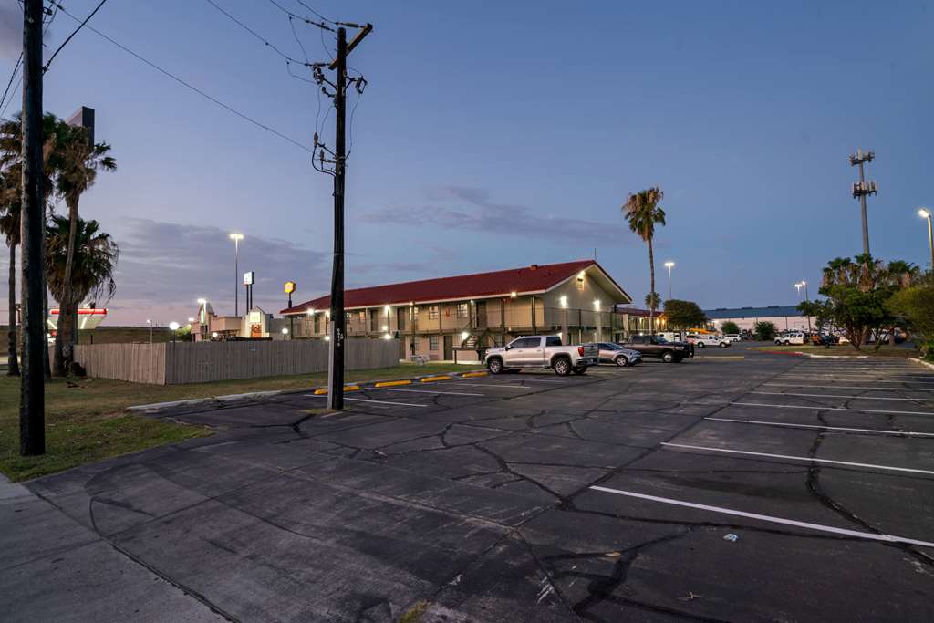 La Quinta Inn by Wyndham Corpus Christi North - photo 38