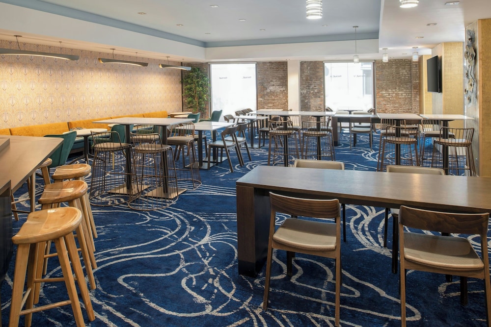 SpringHill Suites by Marriott New Orleans Warehouse Arts District - photo 18