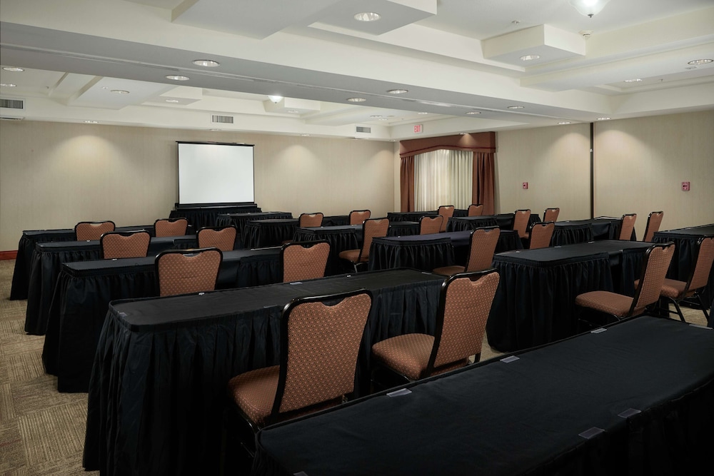 Hampton Inn & Suites Phoenix Surprise - photo 23