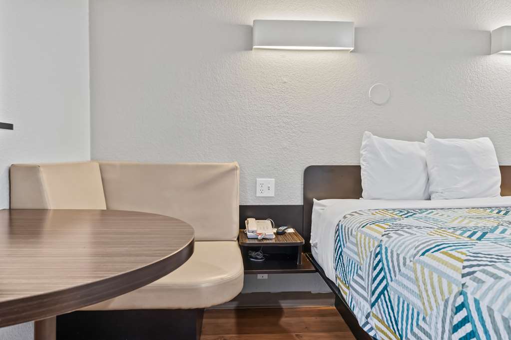 Motel 6 Ventura CA Beach - photo 18