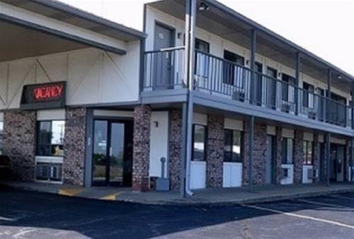 Aurora Inn Motel - photo 2