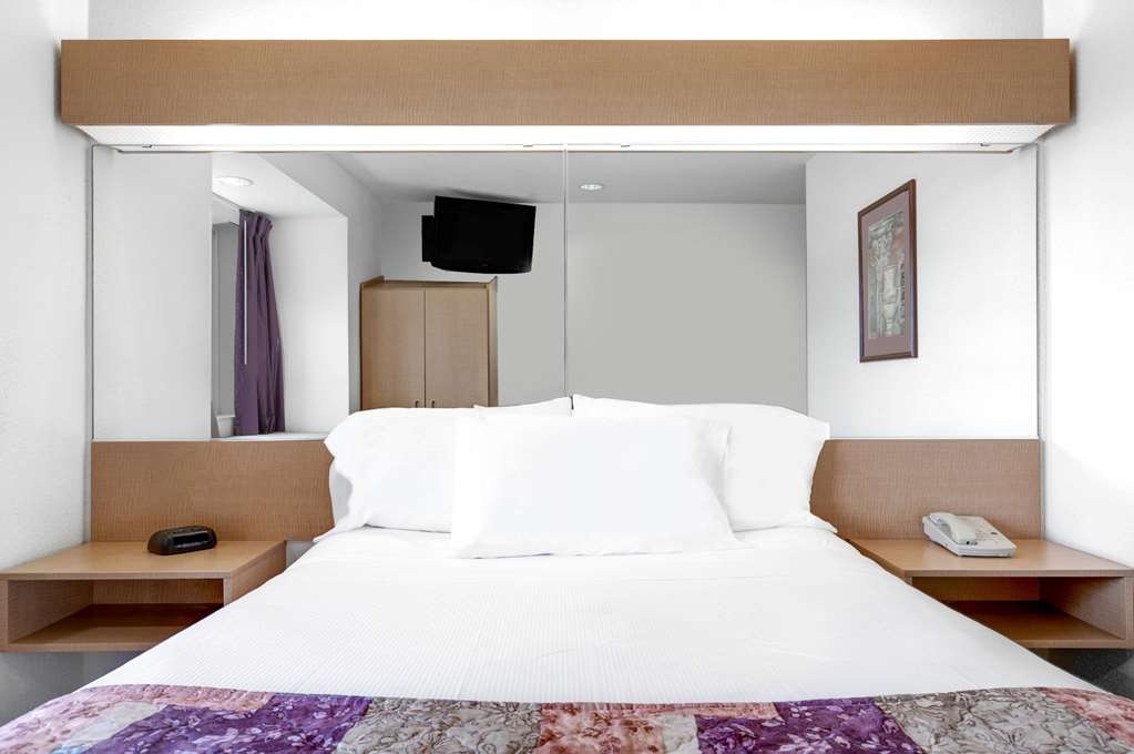 Microtel Inn & Suites by Wyndham Mankato - photo 9