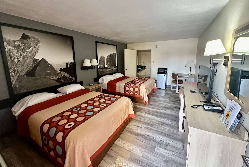 Super 8 by Wyndham Athens TX - photo 10